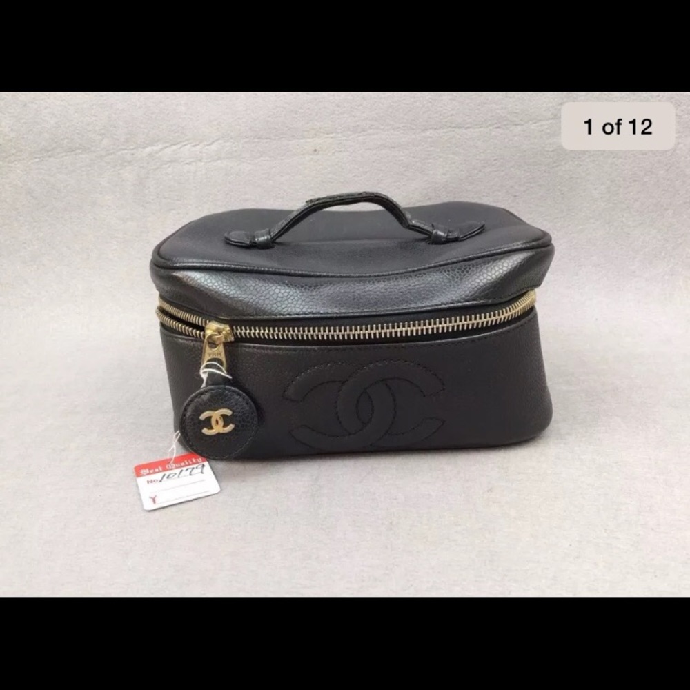 Chanel caviar vanity bag black